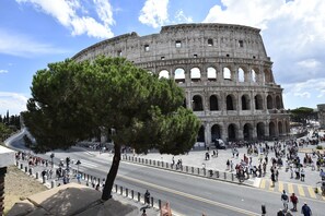 Exterior - Augustus (Rome)