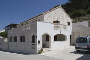 Bagian depan properti