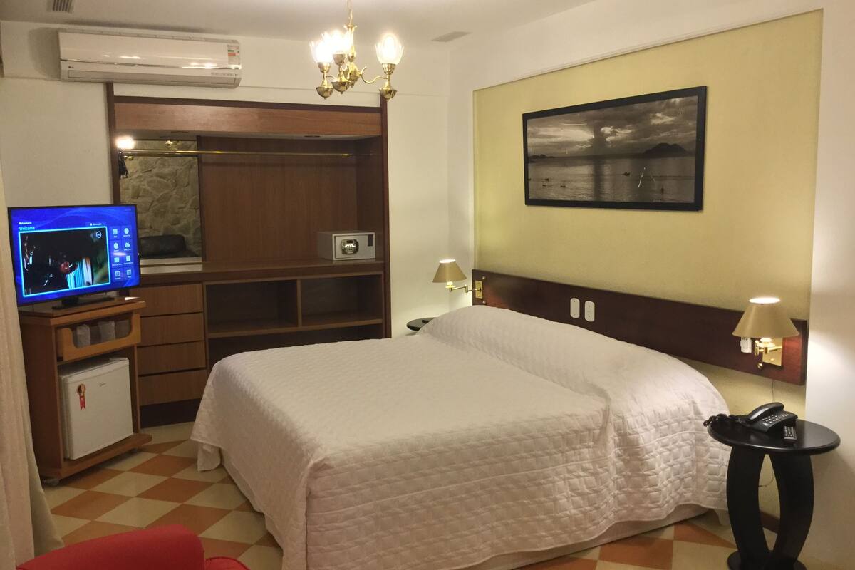 premium room | 1 bedroom, premium bedding, pillow-top beds, minibar