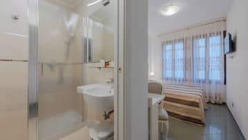 Economy Double Room | Desk, rollaway beds, free WiFi