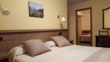 In-room safe, desk, laptop workspace, free WiFi