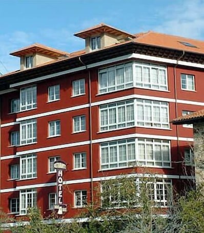Exterior. Hotel Naranjo De Bulnes