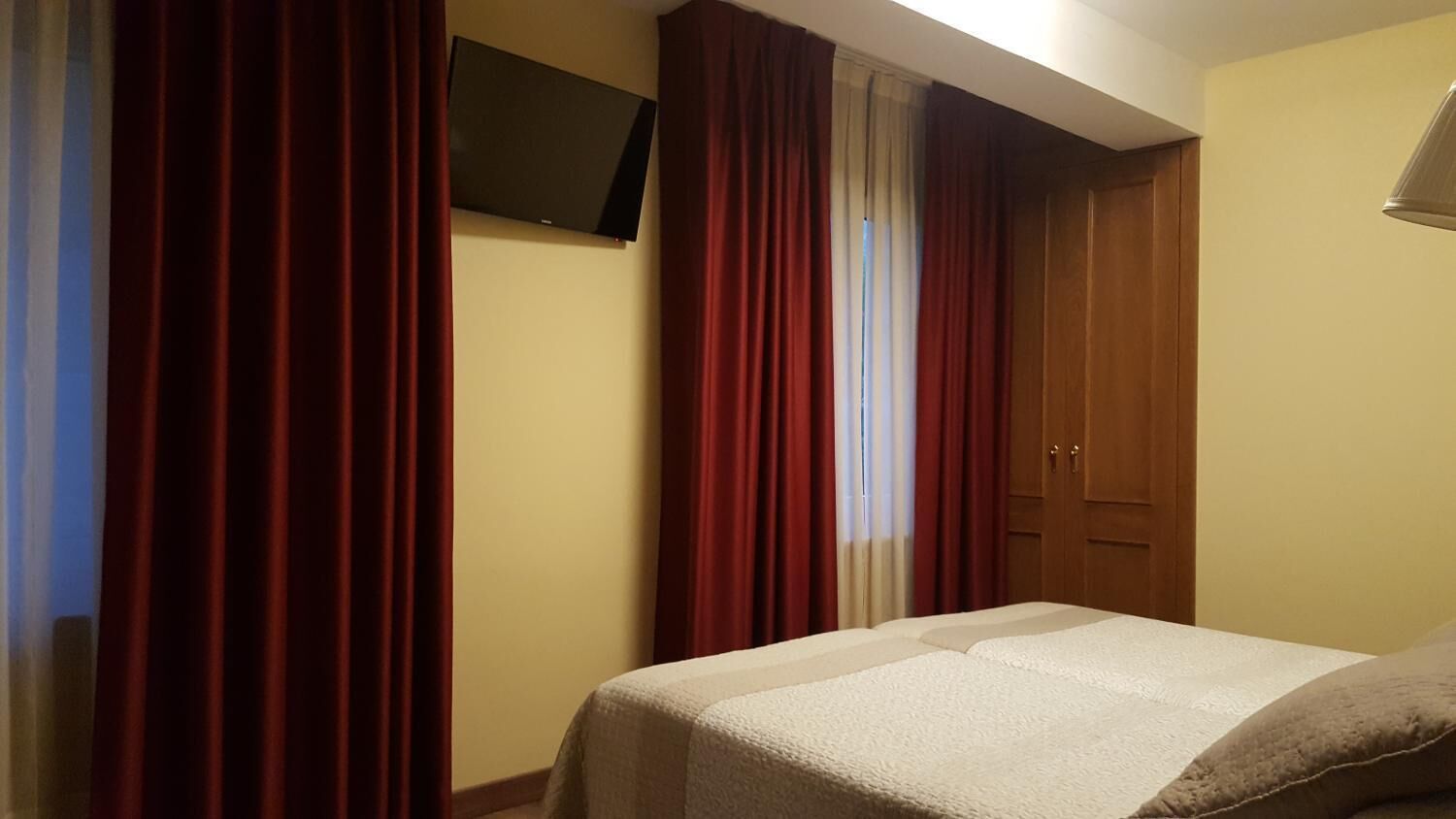 in-room safe, desk, laptop workspace, free wifi