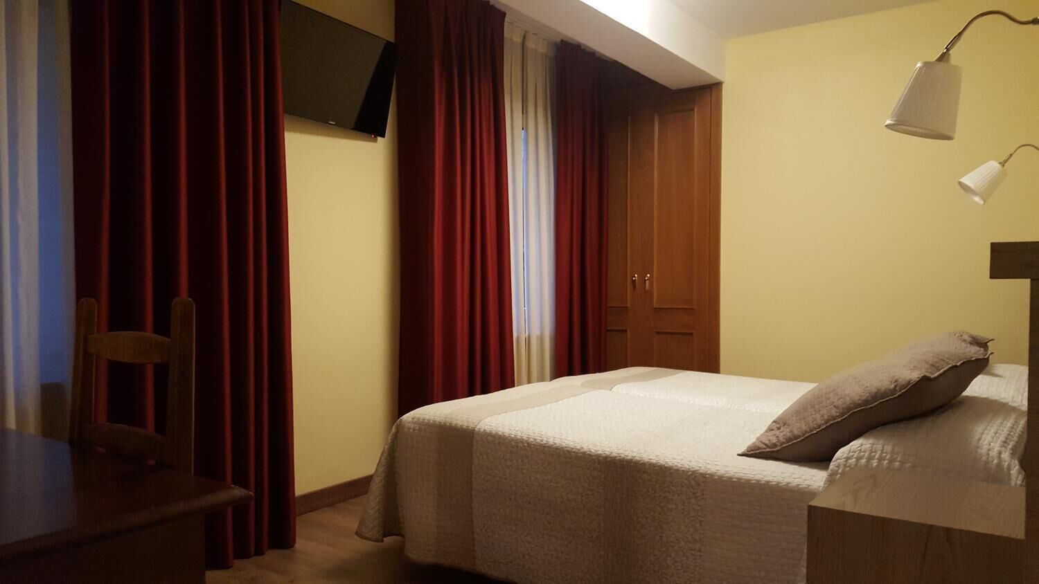 in-room safe, desk, laptop workspace, free wifi