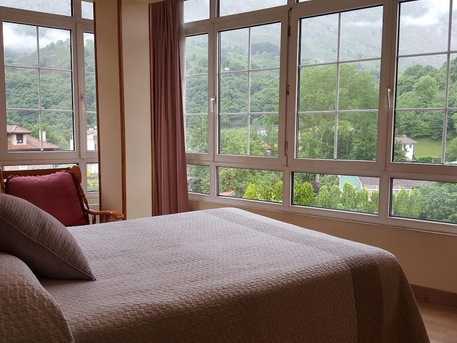 Elite Double Room, 1 Queen Bed, Mountain View | In-room safe, desk, laptop workspace, free WiFi
