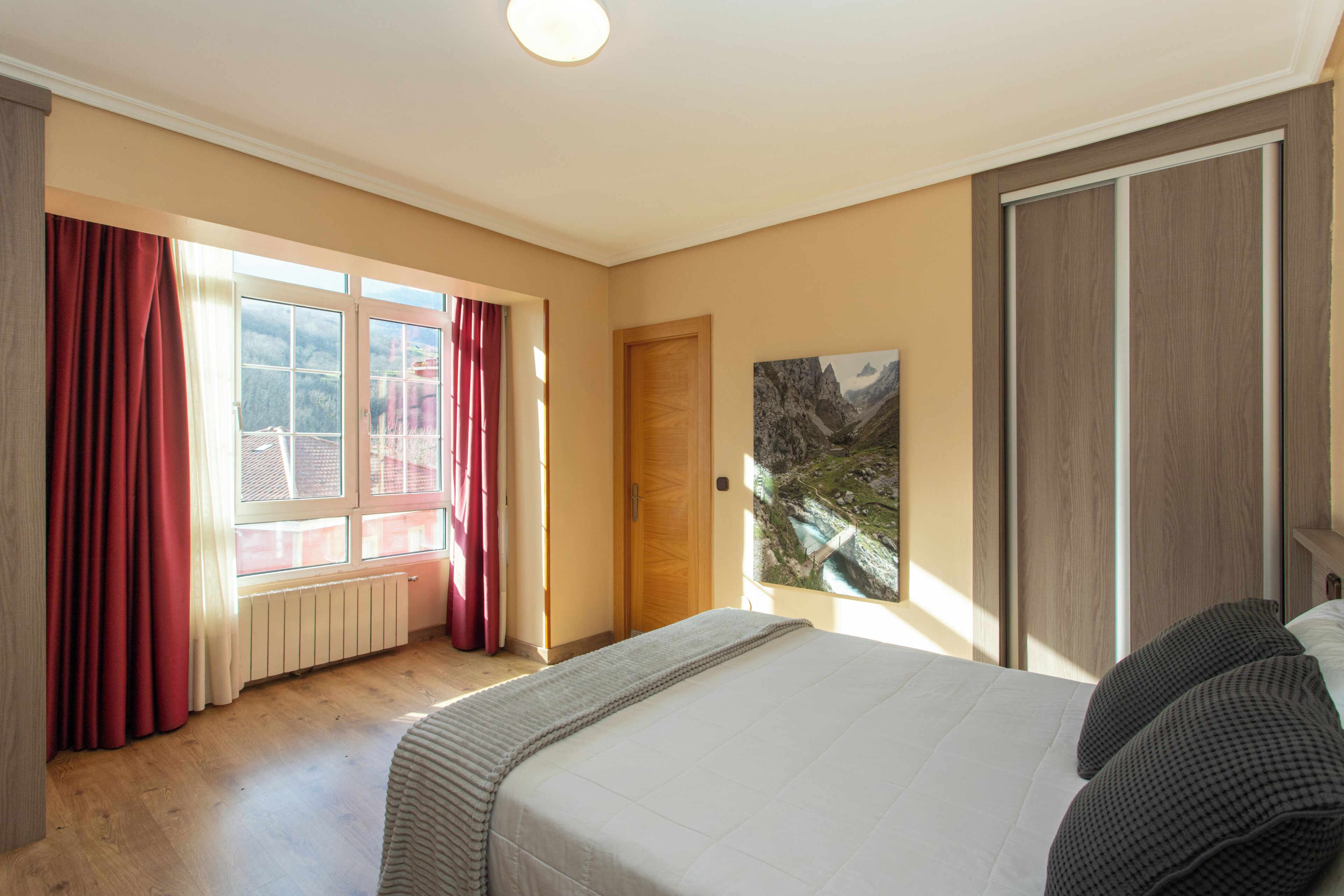 Chambre Quadruple Familiale, 2 chambres, chambres communicantes | Coffres-forts dans les chambres, bureau