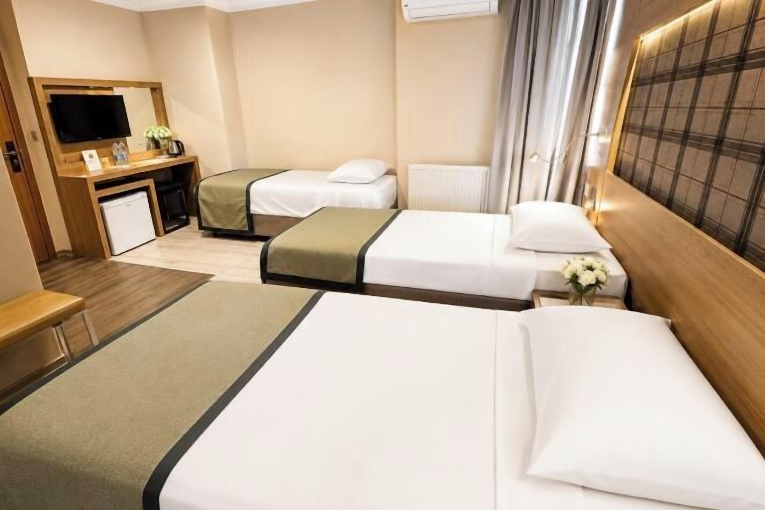 Premium bedding, desk, soundproofing, free WiFi