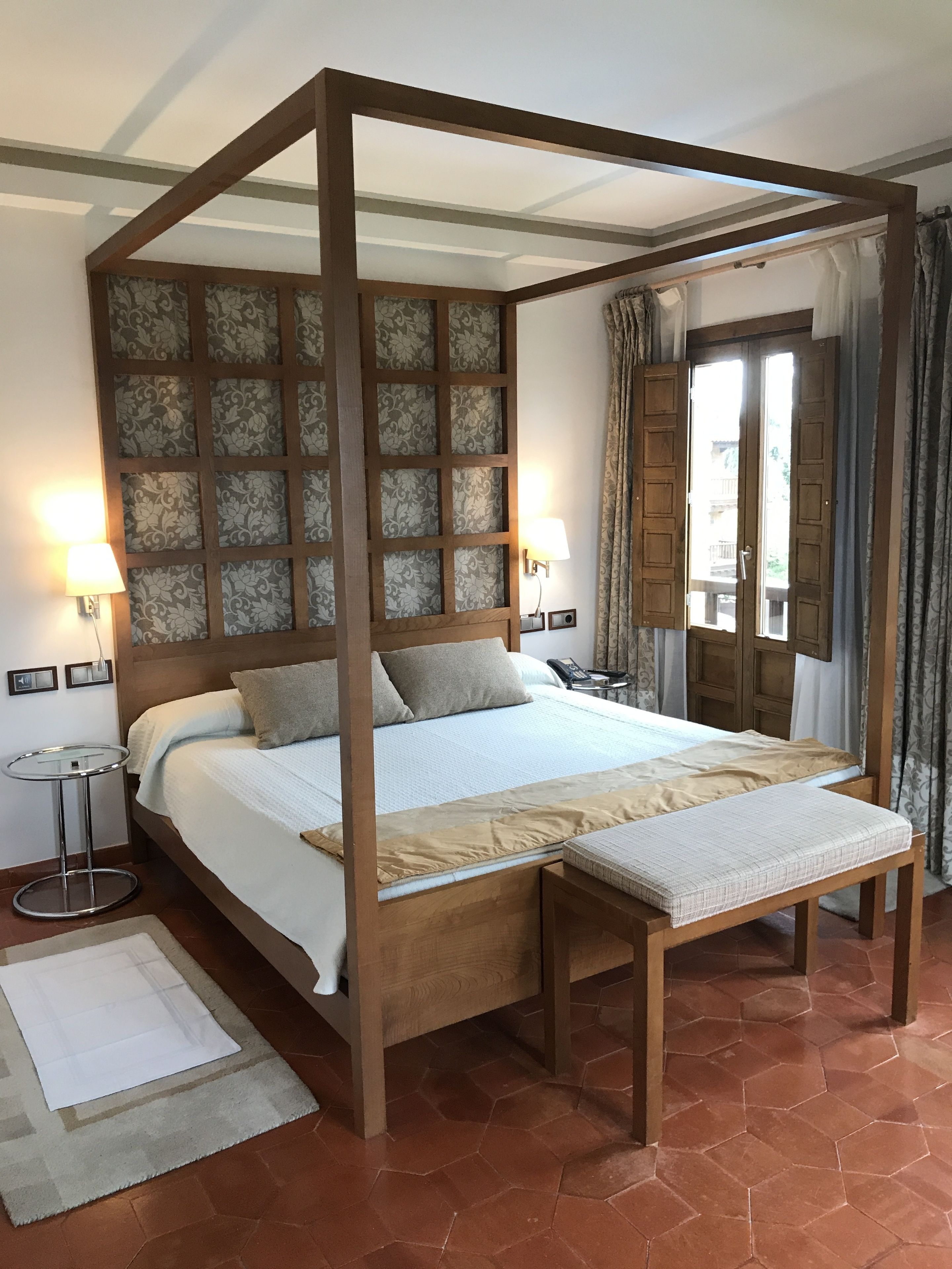 Een minibar, een kluis op de kamer, geluiddichte muren, gratis wifi