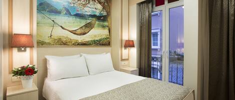 Huone, parveke | Ylelliset vuodevaatteet, Select Comfort -patjalliset sängyt