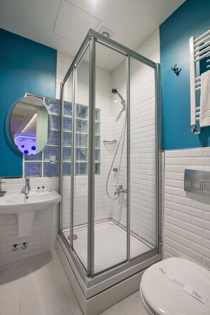 Chambre Triple | Salle de bain
