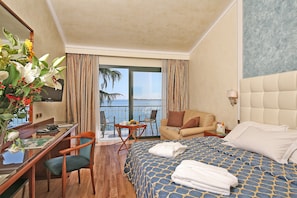 Chambre Double Supérieure, vue lac | Vue de la chambre