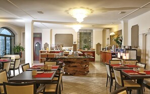 Desayuno buffet incluido todos los días 