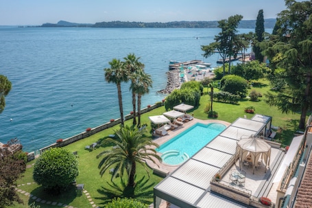 Property grounds. Villa Capri