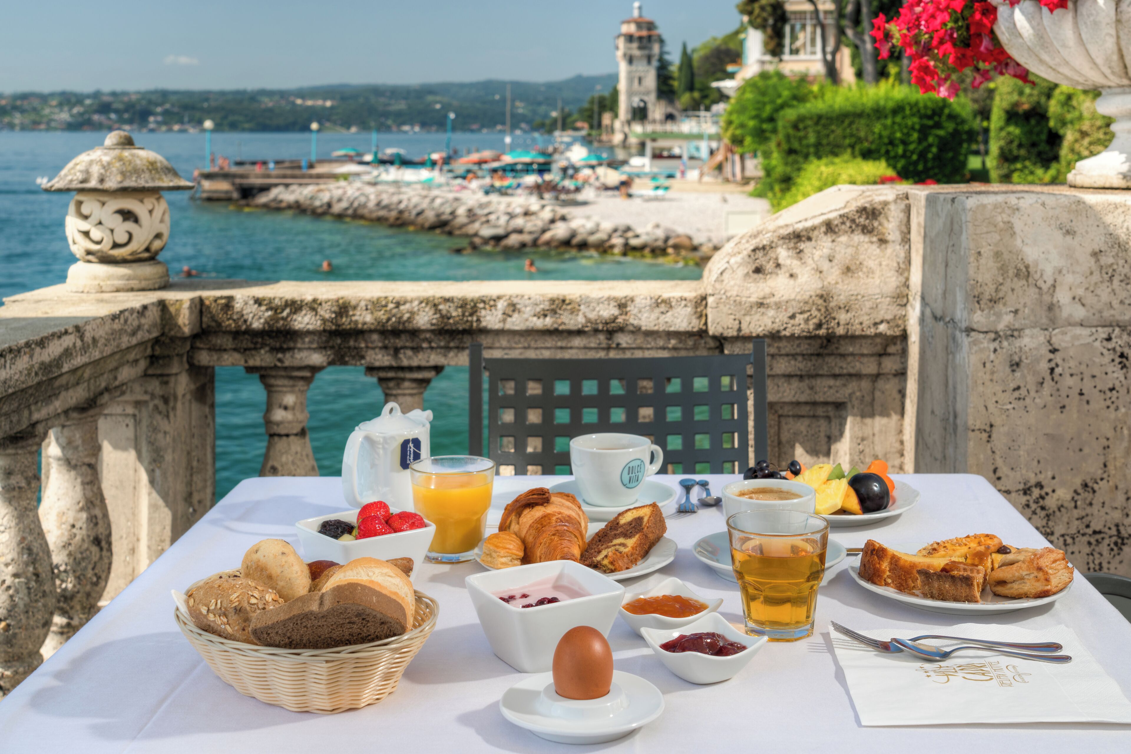 Desayuno bufé gratuito y diario