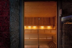 Sauna, hot tub, steam room, body treatments, hot stone massages - Hotel Victoria Lauberhorn Wengen, a Faern Collection Hotel (Lauterbrunnen)