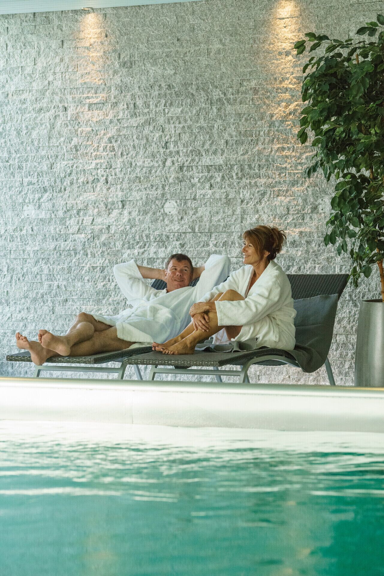 indoor pool, pool loungers