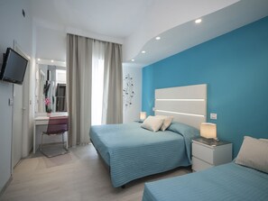 Minibar, coffres-forts dans les chambres, bureau, chambres insonorisées