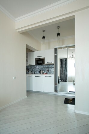 Exclusive-Apartment, 1 Schlafzimmer, Balkon | Eigene Küche | Kühlschrank, Kochgeschirr/Geschirr/Besteck