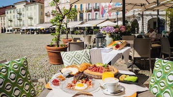 Select Comfort beds, soundproofing, free cots/infant beds, rollaway beds