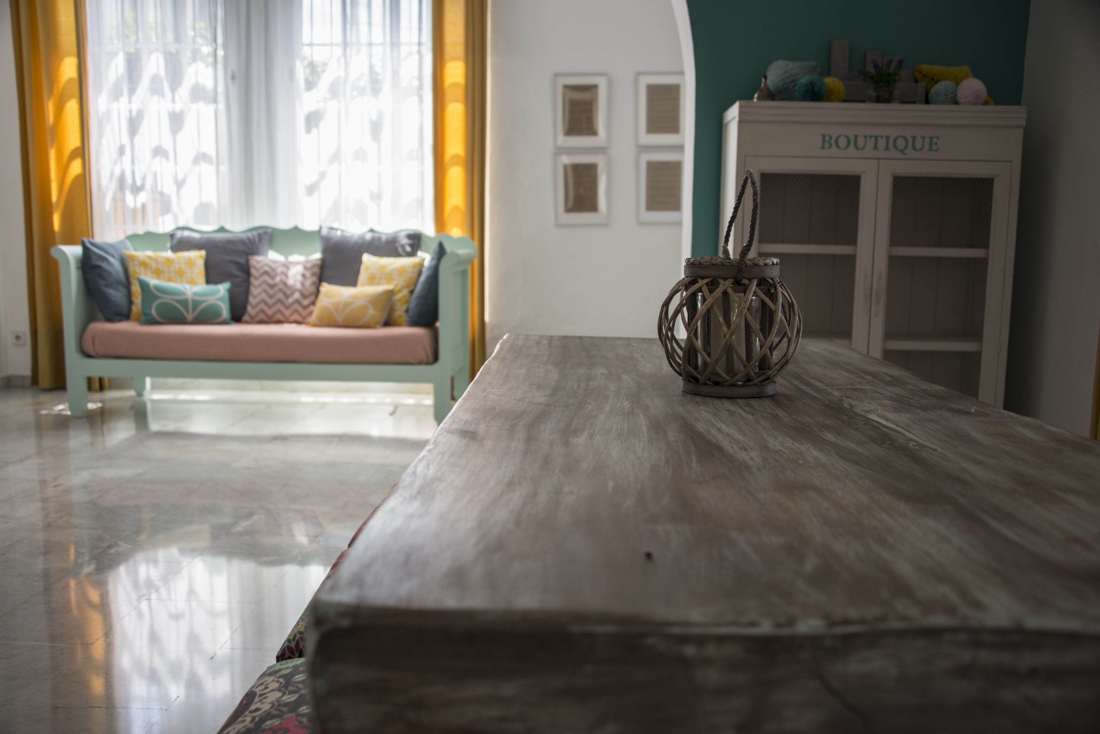 25-inch flat-screen tv with satellite channels, tv