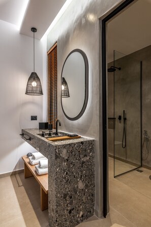 Junior Suite, Private Pool, Sea View | Bathroom - Avra Mykonos (Mykonos)