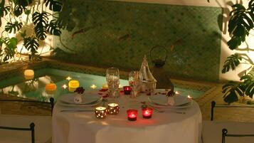 Breakfast, lunch, dinner served; garden views