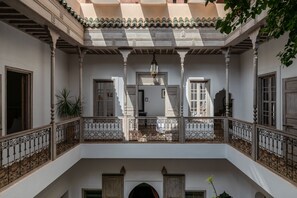 شرفة/رواق