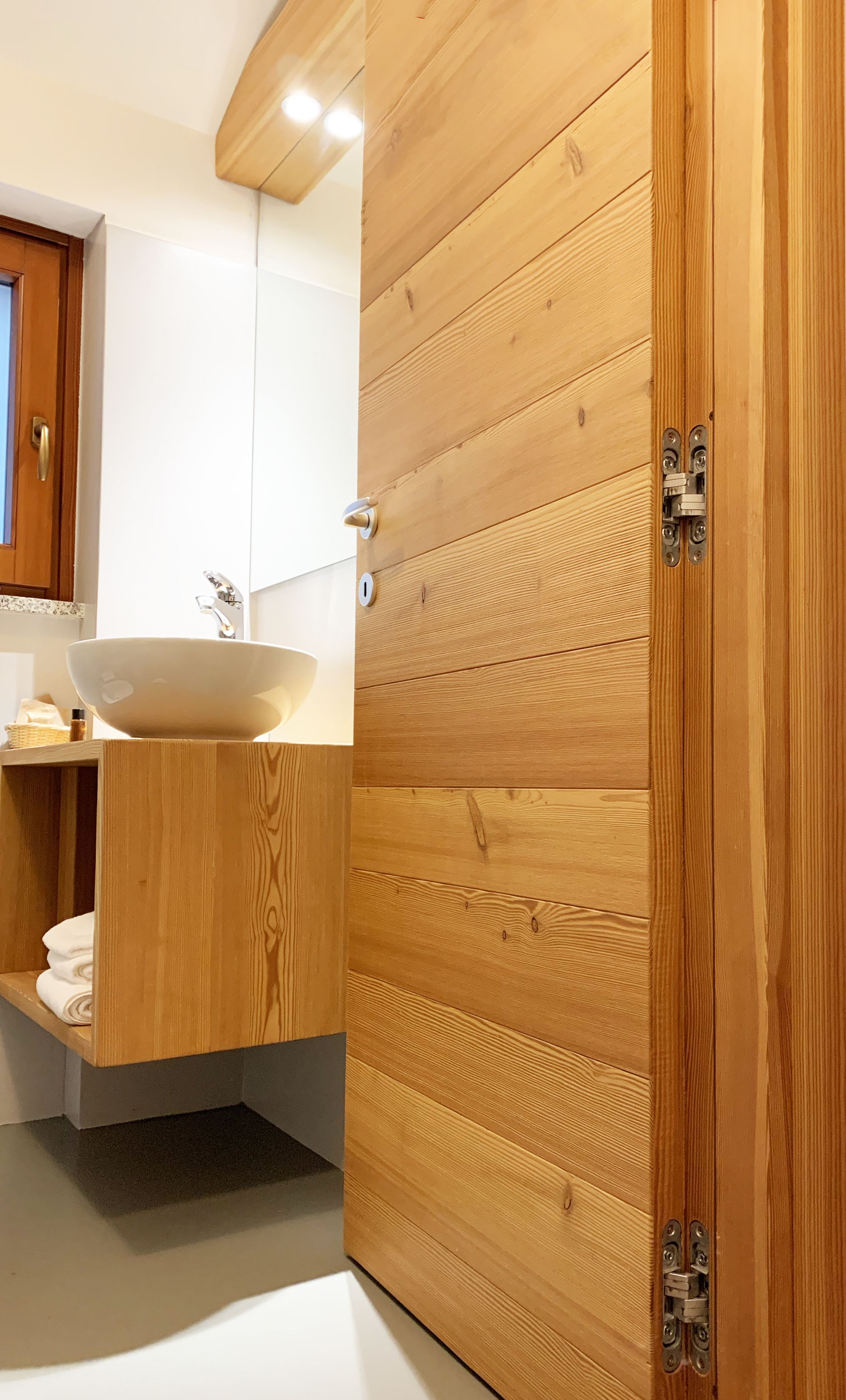 single room | bathroom | free toiletries, hair dryer, slippers, bidet