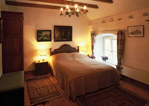 Enkeltrom | Allergitestet sengetøy, individuelt dekorert og skrivebord