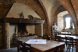 Restaurant - Burg Boetzelaer (Kalkar)