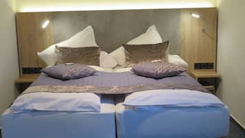 Camera con letto matrimoniale o 2 letti singoli | Servizio della camera