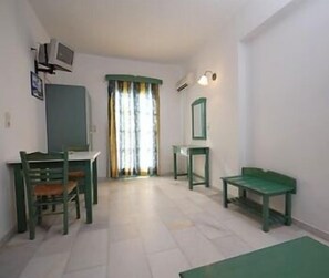 Apartment | Living area | TV