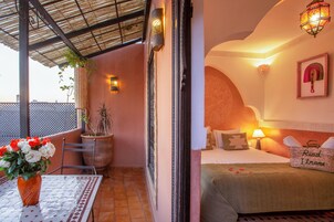 Suite junior balcon (Adhara/ Sirus) lit double | Egyptian cotton sheets, premium bedding, pillowtop beds, in-room safe