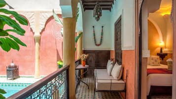 Grand Room, 1 King Bed (Gemma) | Terrace/patio