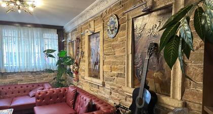 Sphendon Hotel