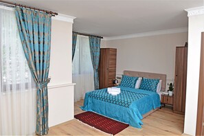 Family Quadruple Room, Garden View | 1 bedroom, minibar, in-room safe, desk - Sphendon Hotel (Istanbul)