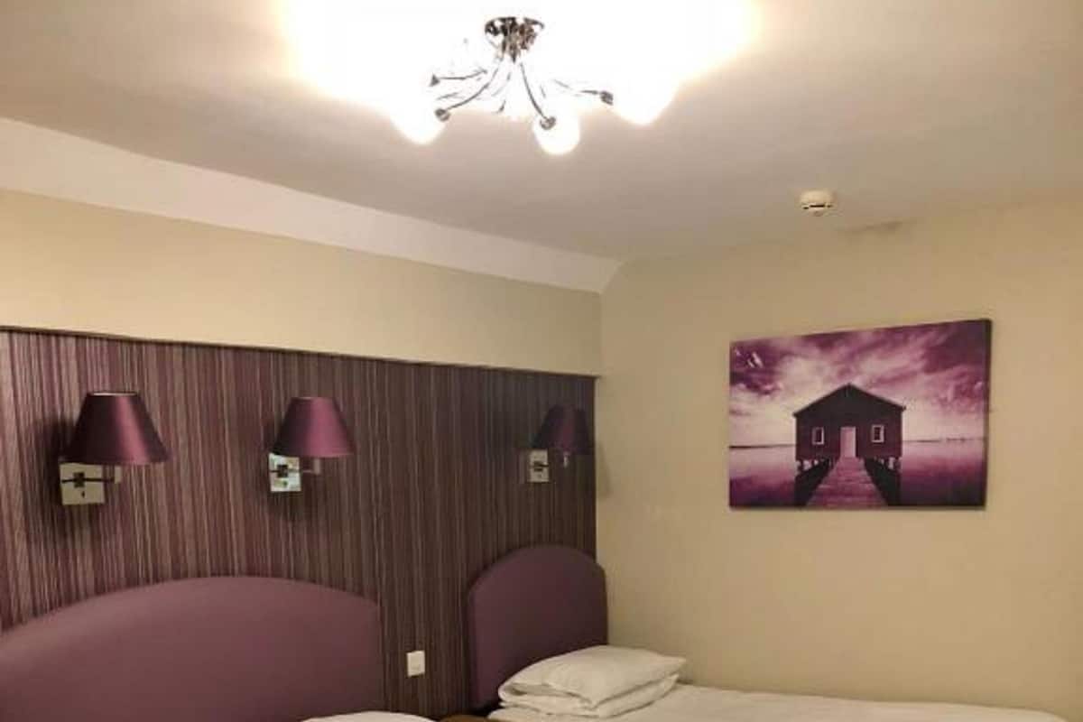 Refurbished Family Three Room with Balcony