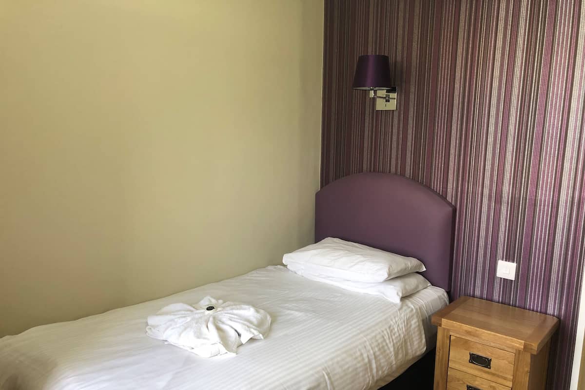 Single Room (Refurbished)