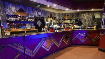 2 bar/lounge