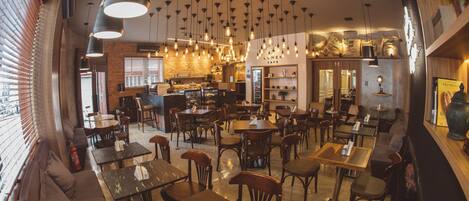 Frühstück, Mittagessen und Abendessen