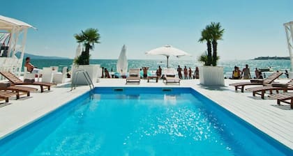 Amphibia Beach Complex