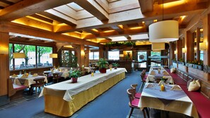 Breakfast, lunch served; international cuisine, al fresco dining