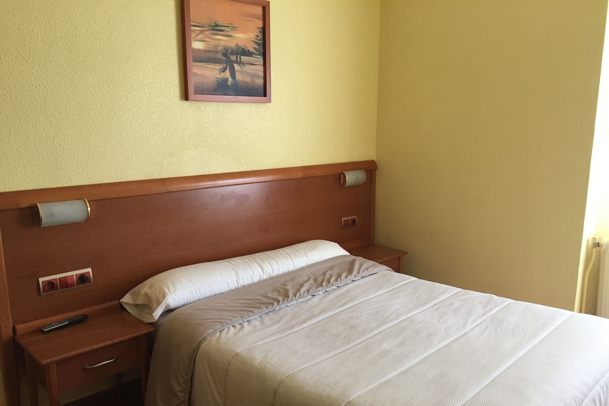Double Room | Desk, free WiFi