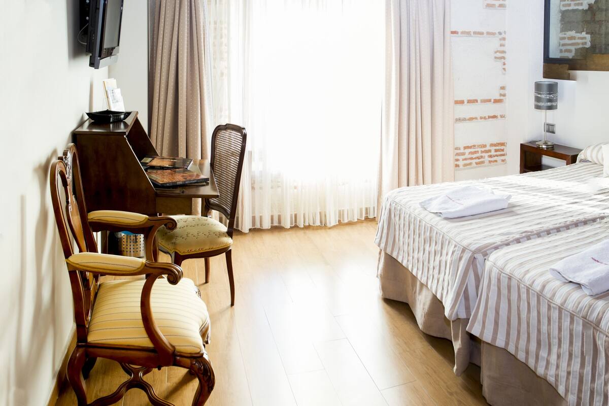 Down duvets, minibar, individually decorated, individually furnished