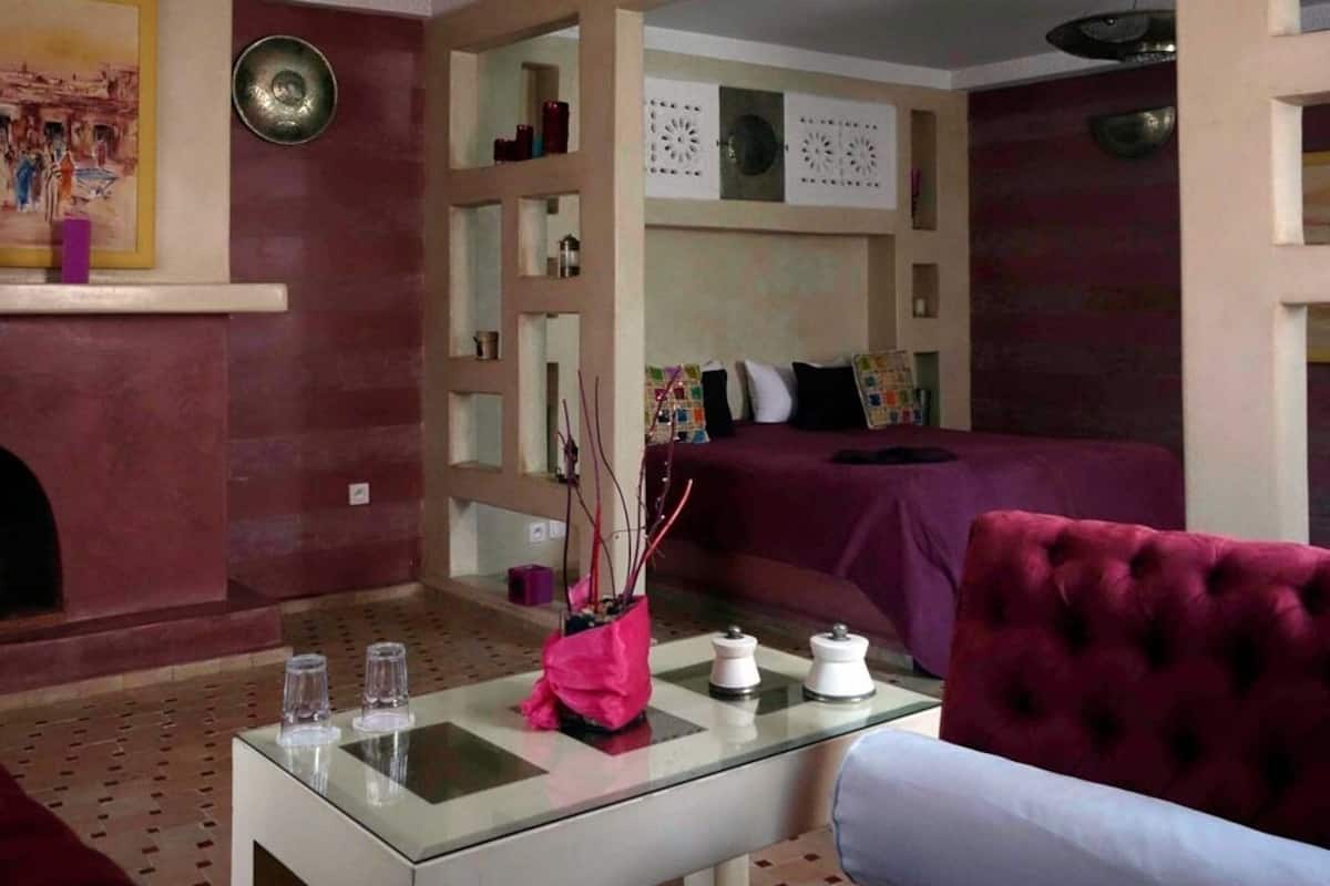 Suite familiar, baño privado | Caja de seguridad en la habitación, wifi gratis y ropa de cama