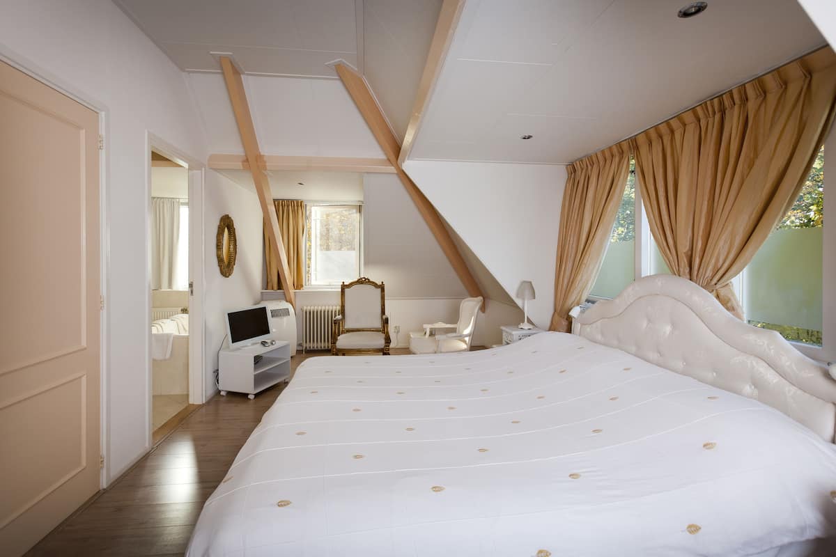 double room (the queensroom) | view from room