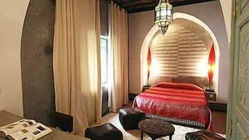 1 bedroom, Egyptian cotton sheets, premium bedding, Select Comfort beds