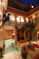 4 indoor pools