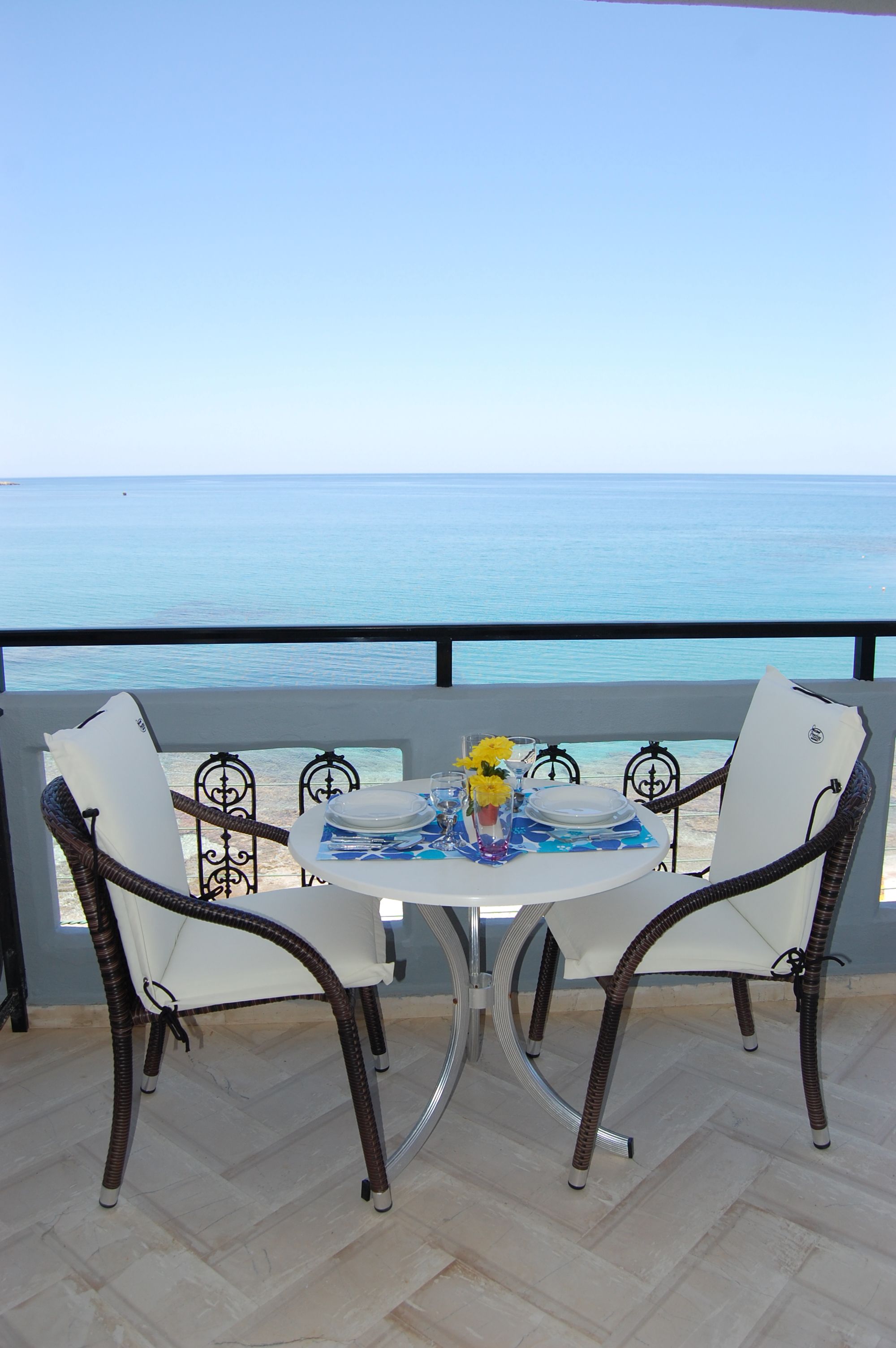 daily cooked-to-order breakfast (eur 8 per person)