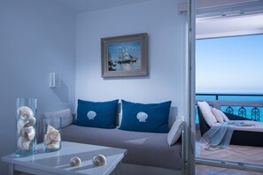 Superior Apartment, Sea View | Living area | Plasma TV - Villa Sonia (Hersonissos)